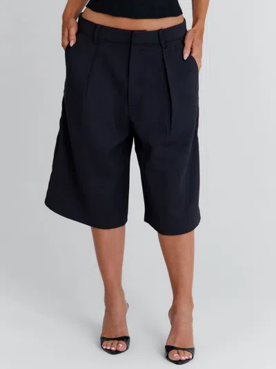 Outcast Noate Short Black