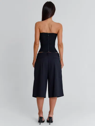 Outcast Noate Short Black
