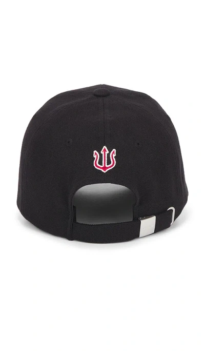 Verutum Initial Cap In Black