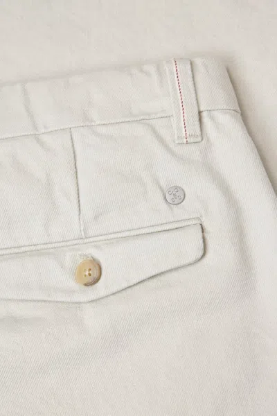 Closed Relaxed Pants In White