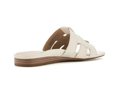 Vionic Glendora Slide Sandal In White