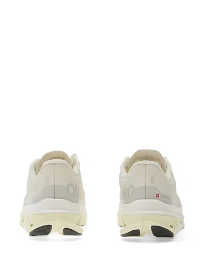 On Cloudflow 5 Sneakers In Neutral