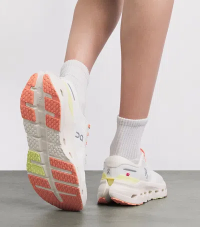 On Cloudrunner Mesh Sneakers In Pink