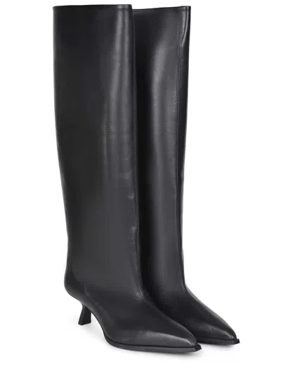Poeve Boots In Black