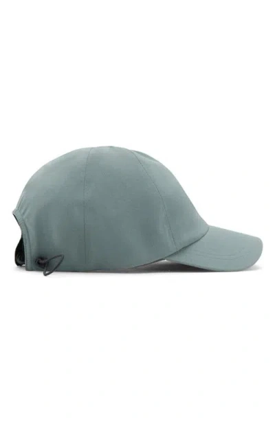 Mango Water Repellent Cap In Metallic