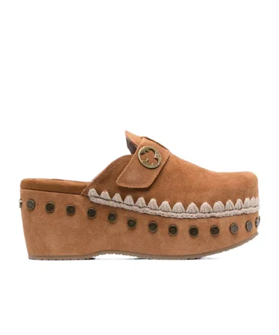 Mou Platform Mule Sandals Round Toe Studs Suede In Brown