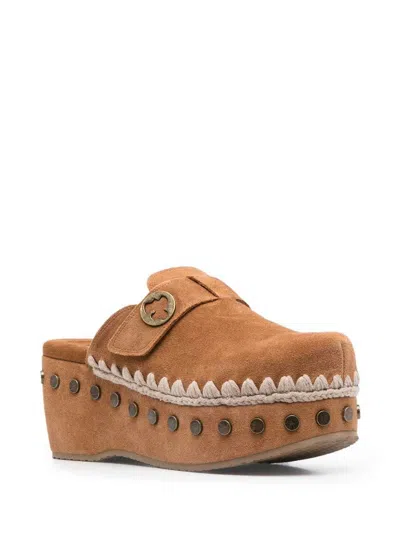 Mou Platform Mule Sandals Round Toe Studs Suede In Brown