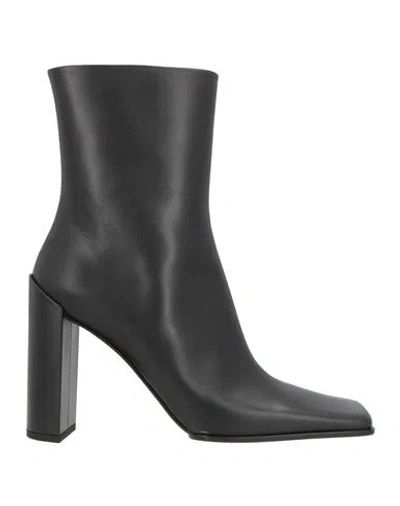 Alaïa Alaia Women Square Leather Ankle Boots In Black
