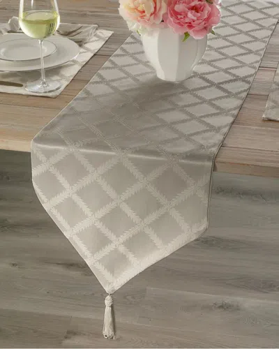 Lenox Laurel Leaf Runner In Gray
