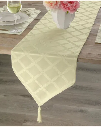 Lenox Laurel Leaf Runner In White