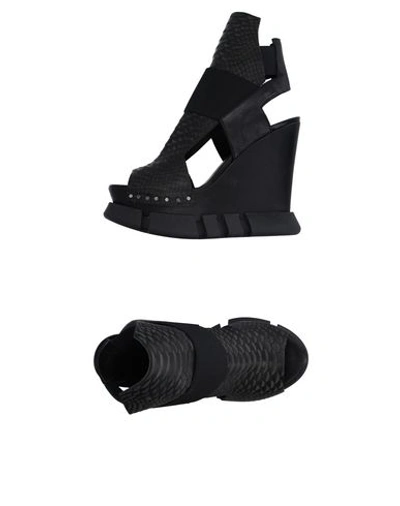 Cinzia Araia 凉鞋 In Black