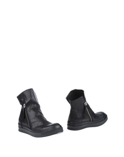 Cinzia Araia Ankle Boot In ブラック