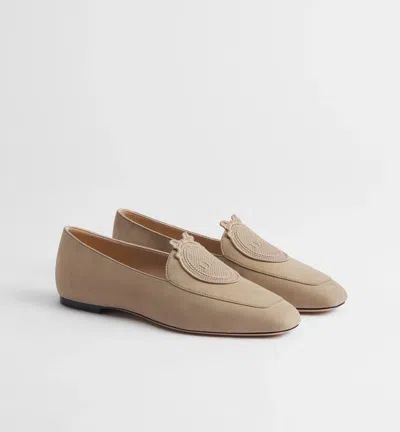 Dior Médaillon Loafer In Neutral
