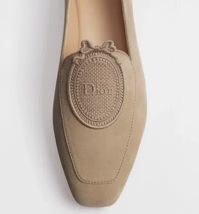 Dior Médaillon Loafer In Neutral