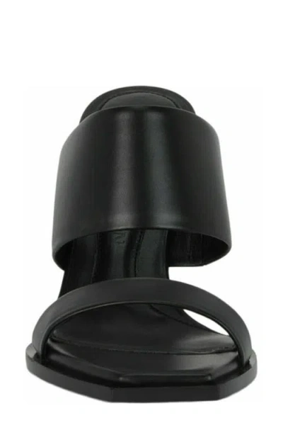 Alexander Mcqueen Leather Sandal In Black