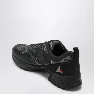 Roa Sneaker Pull Tab Rubber Sole Design In Black