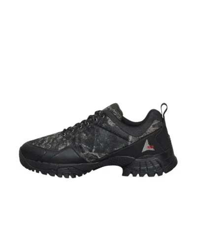 Roa Sneaker Pull Tab Rubber Sole Design In Black