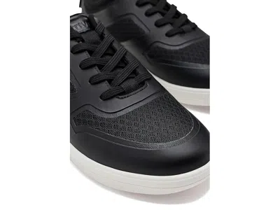 Strive Dash In Black