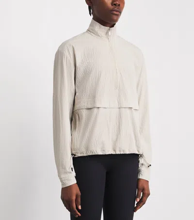 On Courtside Eaze Jacket In Brown