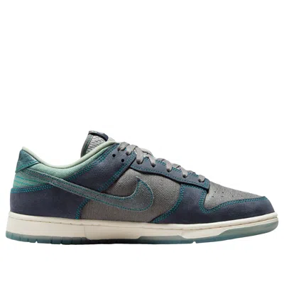 Nike Dunk Low Retro Se Sneakers In Brown
