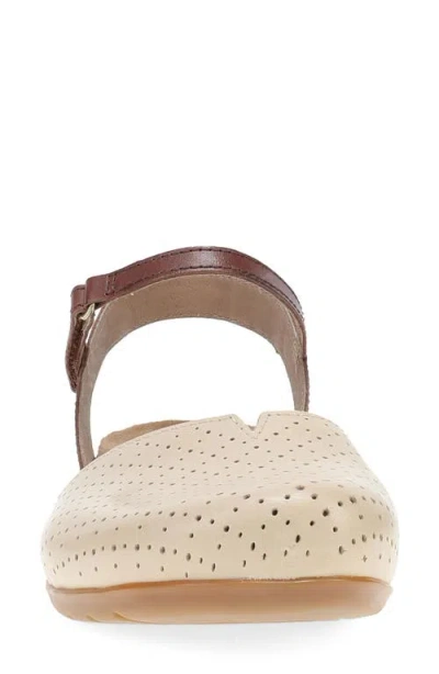 Dansko Rowan Flat In Neutral