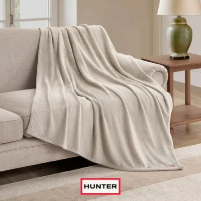 Hunter Coco Flannel Throw Blanket In Neutral