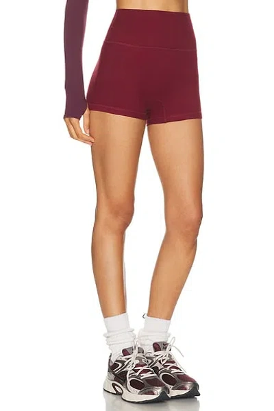 Set Active Formcloud Cloud Short In Burgundy