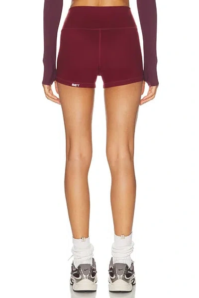 Set Active Formcloud Cloud Short In Burgundy