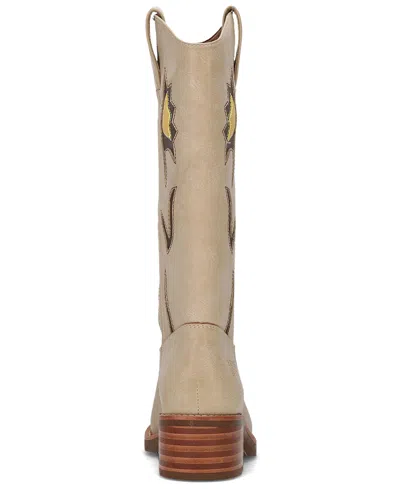 Frye And Co Miranda 10 Flower In Neutral