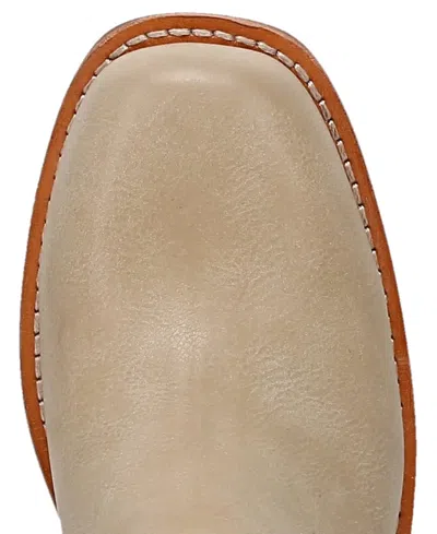 Frye And Co Miranda 10 Flower In Neutral