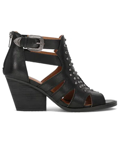 Frye And Co Jolene Stud In Black