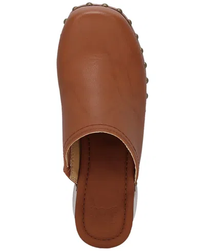 Frye And Co Wylie Clogs In Brown