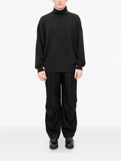 Devoa Buttoned High-neck Sweater In Black