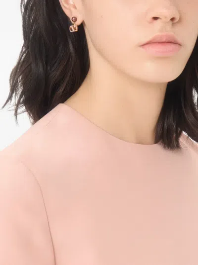 Valentino 브이로고 시그니처 메탈 펄 스와로브스키® 크리스털 이어링 In Multi