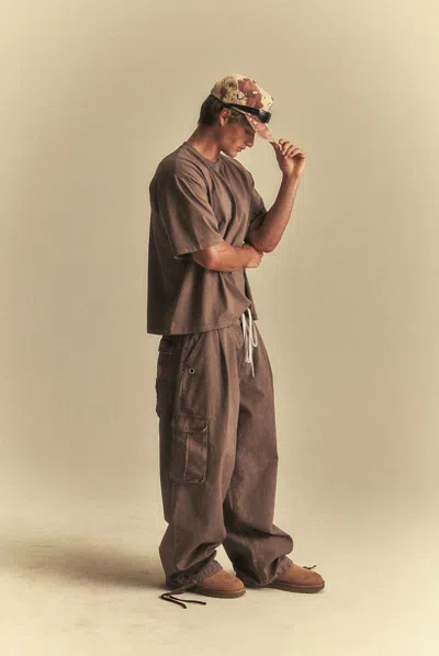 Elwood Oversized Core Tee In Brown