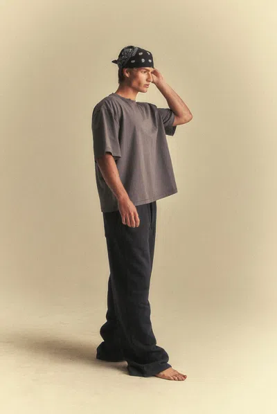 Elwood Oversized Core Tee In Gray