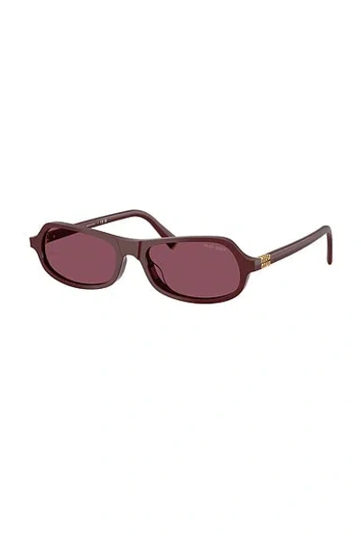 Miu Miu Rectangular Sunglasses In Purple