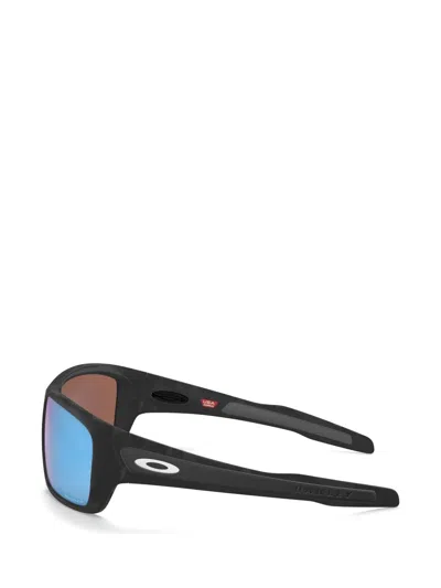 Oakley 터빈 직사각 프레임 선글라스 In White