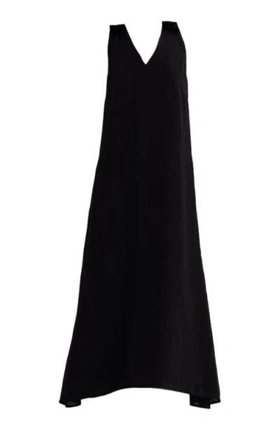 Reistor Crossed In Black