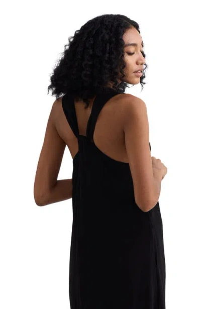 Reistor Crossed In Black