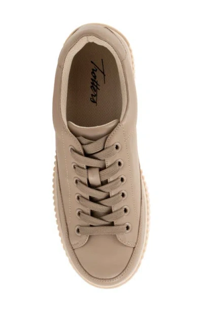 Trotters Baylor Platform Sneaker In Brown