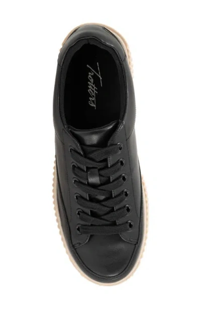 Trotters Baylor Platform Sneaker In Black