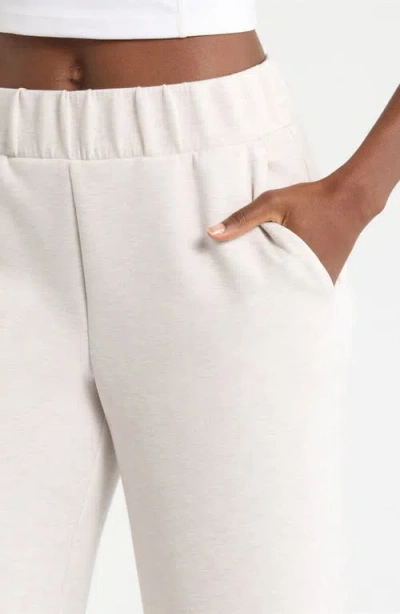 Mpg Dreamweave Crop Pants In White