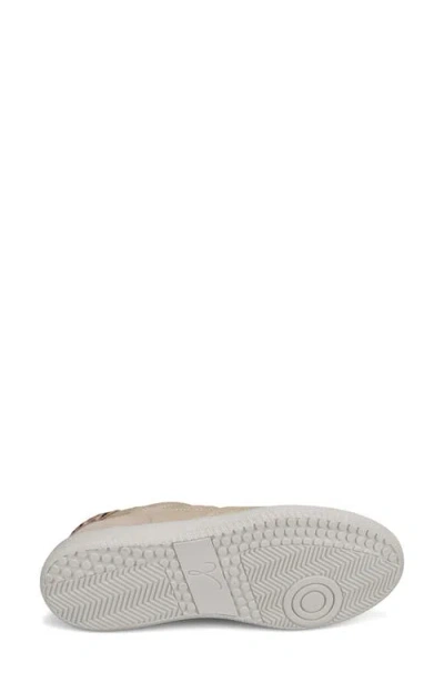 Vaneli Paris Sneaker In Silver
