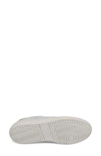 Vaneli Paris Sneaker In White