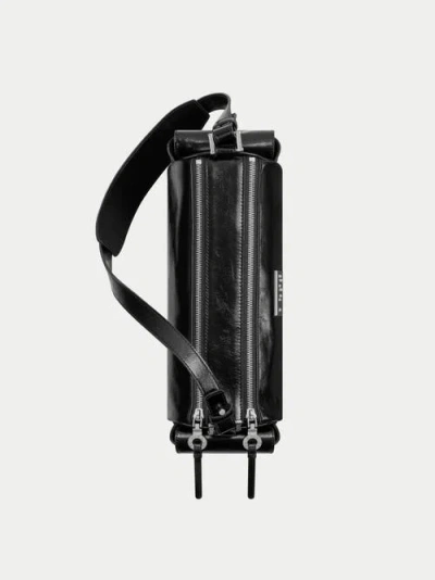 Aest Studios Capture Medium Sling Bag In Black