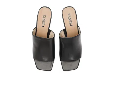 Vaneli Mantie In Black