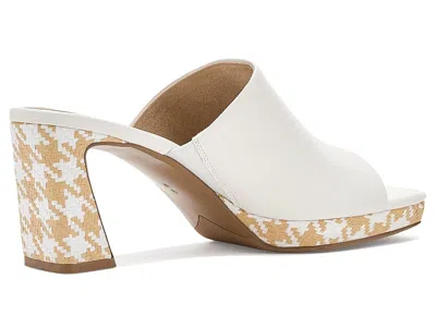 Vaneli Mantie In White