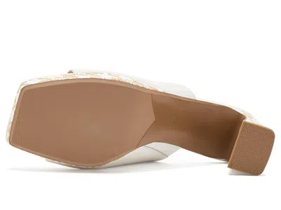 Vaneli Mantie In White