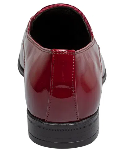 Stacy Adams Sprague Quilted Vamp Loafer In Burgundy